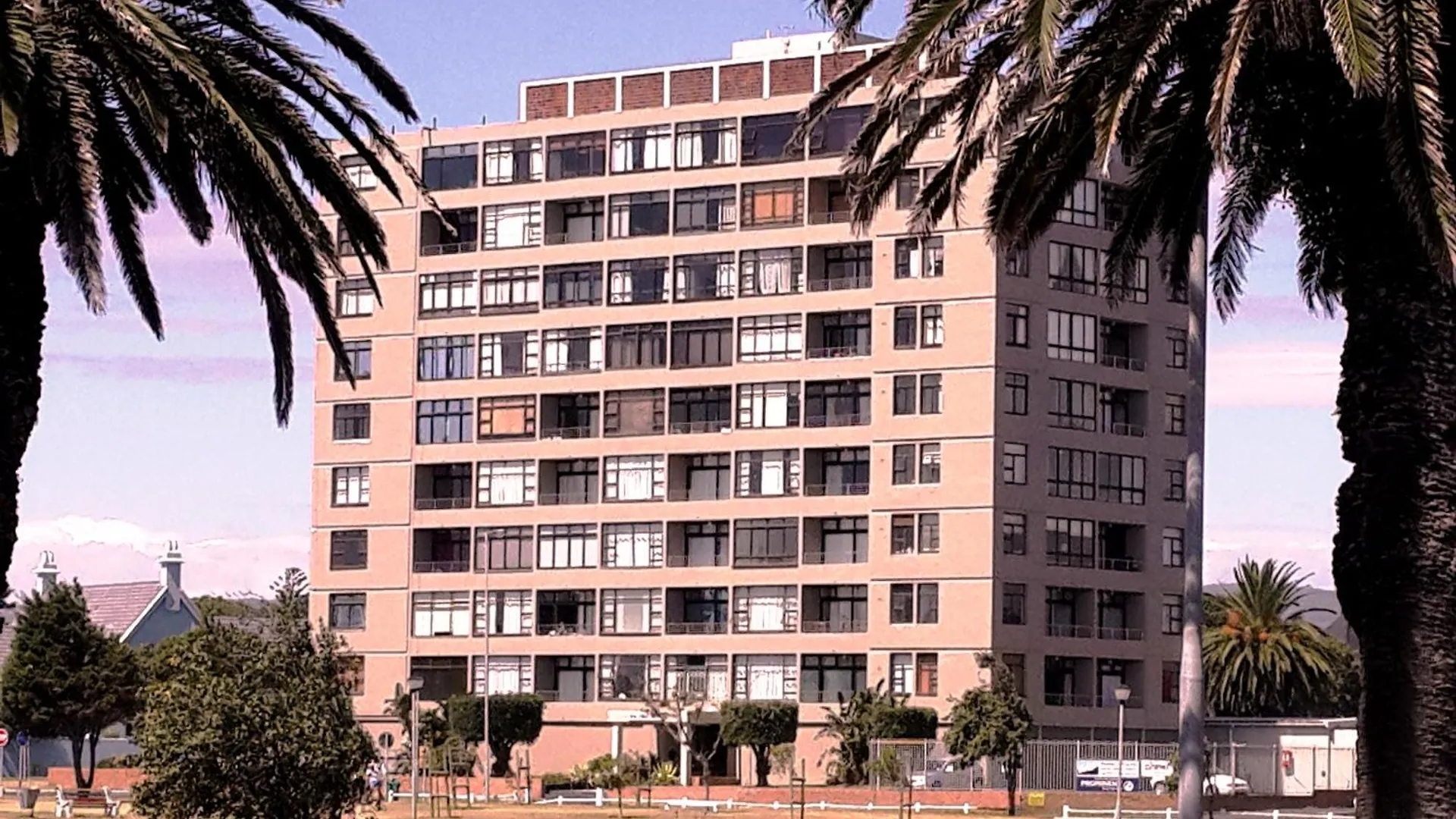 Apartment Island Views