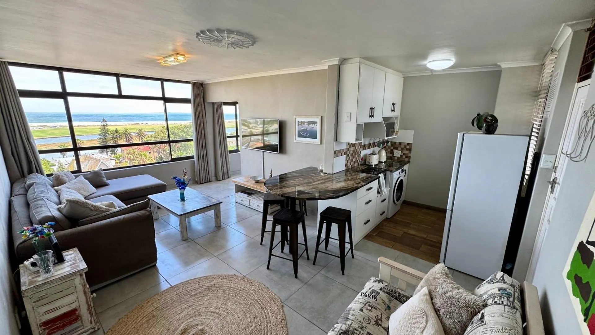 Apartment Island Views