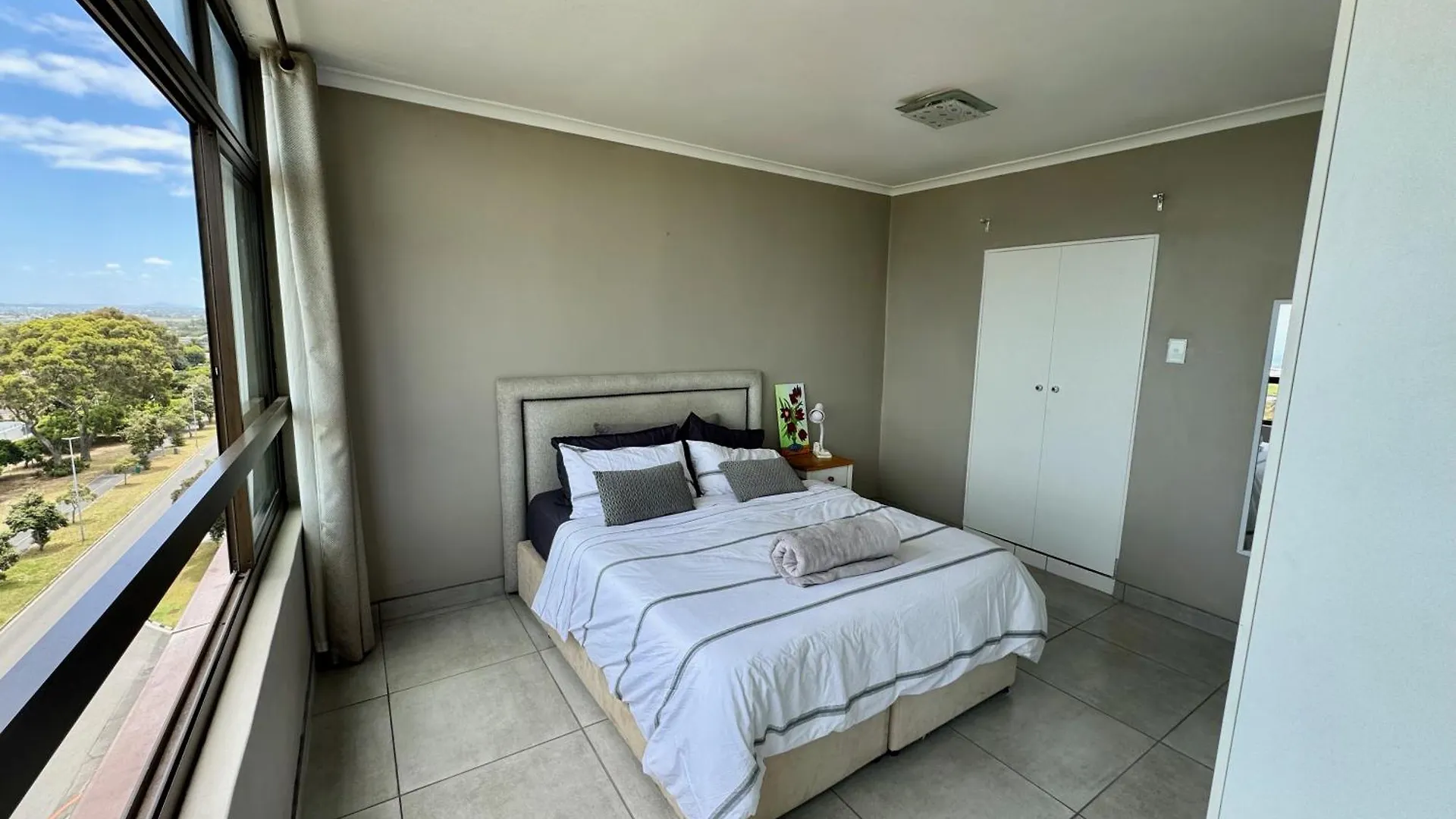 Apartment Island Views  Cape Town